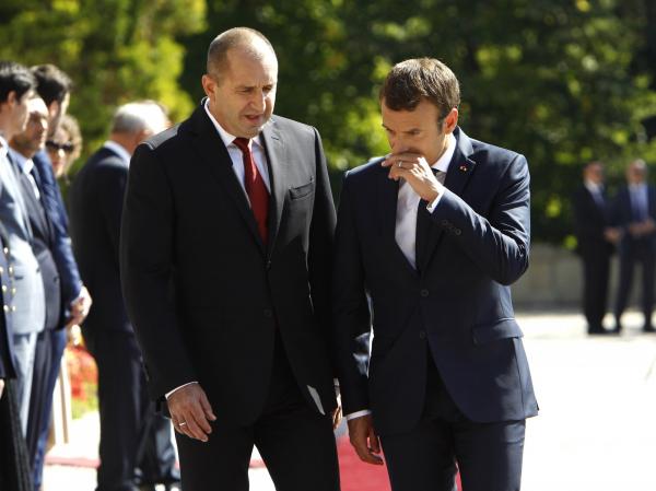 <p>Българският президент Румен Радев и френският държавен глава Еманюел Макрон преди съвместната си пресконференция в двореца в Евксиноград.</p>
