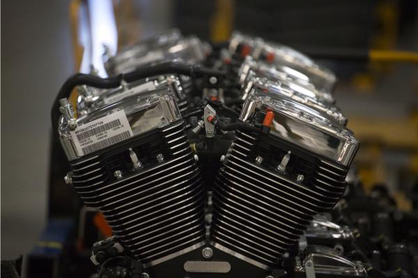 <p>Поточната линия в завода на Harley-Davidson Inc. в Йорк, Пенсилвания.</p>

<p>Photographer: John Taggart/Bloomberg</p>

<p>&nbsp;</p>
