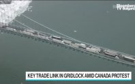 Този мост свързва Детройт с Канада Автомобилният сектор има редица