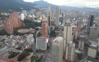 Богота е град с население около 8 милиона души. Ние