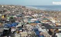 Гана се дави в пластмаса Тя е навсякъде По плажовете