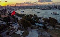 Завършва една бурна година за турските финансови пазари лирата падна