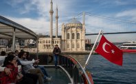 Турските пазари са доста приглушени преди тридневния празник следващата седмица