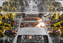 Повратна точка за автоиндустрията в Европа - ще достигне ли китайските стандарти