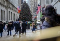 Уолстрийт пропуска технологиите и залага на традициите за растеж през 2026 г.