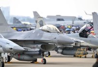 Тайландски удари с F-16 разклащат мирния план на Тръмп в Камбоджа
