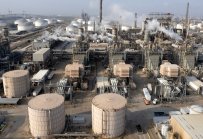 Петролът поскъпва за 2-ри ден поред воден от перспективите за излишък на пазара 