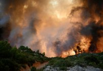 Франция е обхваната от най-опустошителните пожари от 1949 г.