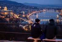 Fitch понижи перспективата за Унгария до „негативна“ заради предизборния бюджет