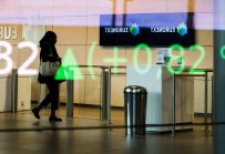 Отбраната задвижва индексите в ЕС, докато митата удрят лекарствата и колите