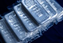 Среброто скочи над $60 за първи път, а спекулантите преследват възходящия импулс