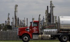 Световните петролни концерни са заклещени между акционерите и обещанията за климата