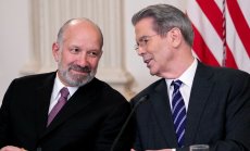 Митата предизвикаха най-големия спад на акциите в Азия от над 16 години