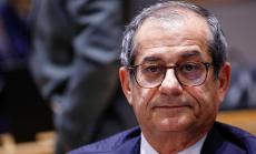 Италианският министър на икономиката няма да подава оставка