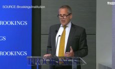 Бар от Фед предупреди за разхлабването на банковите правила