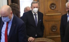 Връщане на децата в училище и засилен контрол на мерките предвижда правителството