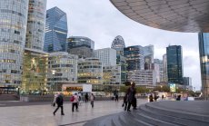 Икономиката на еврозоната расте повече от очакваното с изненада от Франция