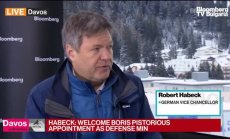 Хабек: Червената линия би трябвало да е световна война