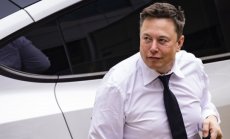 Мъск иска да въведе безжичен интернет по време на полети