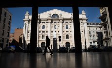 Акциите в Европа завършват седмицата на зелена територия преди изборите във Франция