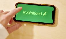 Как Влад Тенев от Robinhood се опитва да овладее щетите?