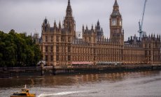 МВФ съветва Великобритания да преосмисли намаляването на данъците