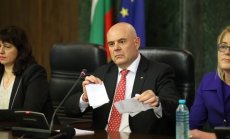 ГЕРБ и ДПС поискаха оставка на Гешев, той обяви, че ще завърши мандата си