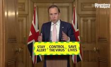 Заразените с коронавирус намаляват във всички части на Великобритания