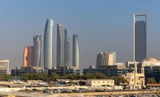 Ограничения по света тласкат криптоиндустрията към Абу Даби