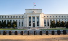 Фед не промени лихвите, но очаква по-бавен растеж и по-висока инфлация в САЩ