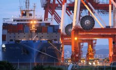 Устойчивите запаси влошиха прогнозата за глобалната търговия на Maersk