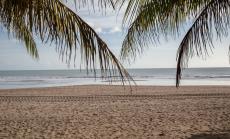 Горещите туристически дестинации отварят отново след Covid-19, но не всички са доволни 