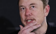 Мъск иска да облекчи правителствените регулации, свързани с роботаксито