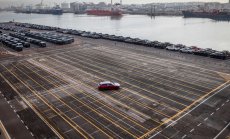 Продажбите на автомобили в Европа спаднаха със 17% до рекордно ниски нива през ноември