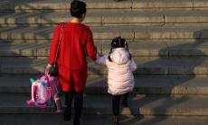 Китайските власти позволяват трето дете на семействата 