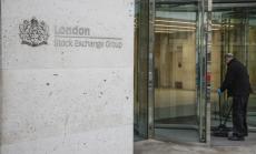 Европейските акции поевтиняват заради опасения относно корпоративните печалби