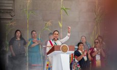 Първата жена президент на Мексико наследи огромна власт, но и сериозни проблеми