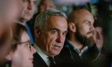 Съд забрани на Джорджеску да участва в изборите и предизвика масови протести