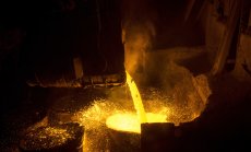 Китайският магнат за неръждаема стомана се бори да избегне втори срив