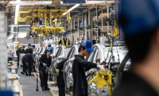 Geely догонва BYD в Китай след 47% скок в продажбите през първото полугодие