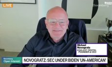 Новограц: SEC при Байдън се държеше неамерикански