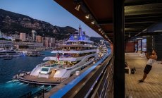 Мегаяхтите, които се скитат из океаните, показват отчаянието на руските олигарси