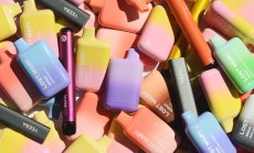 Нова Зеландия ограничава електронните цигари, защото вредят на здравето