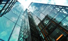 Сривът на пазара на офис имоти започва да се проявява в регионалните банки