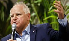 Кой е Тим Уолц - изборът на Камала Харис за кандидат-вицепрезидент?