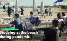 Да учиш на плажа по време на пандемия