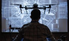 Стартъп за отбрана набира $130 млн., за да стане „Microsoft“ за дронове
