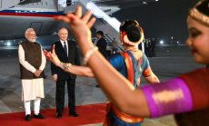 Моди разстила червен килим за Путин, въпреки натиска от САЩ