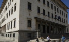 Защо външните инвеститори прескачат България? Попитахме експерти