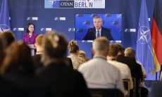 НАТО се готви да добави Швеция и Финландия към отбраната на север